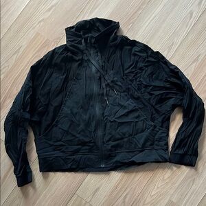Lululemon super cute super lightweight multi fabric cropped zip up